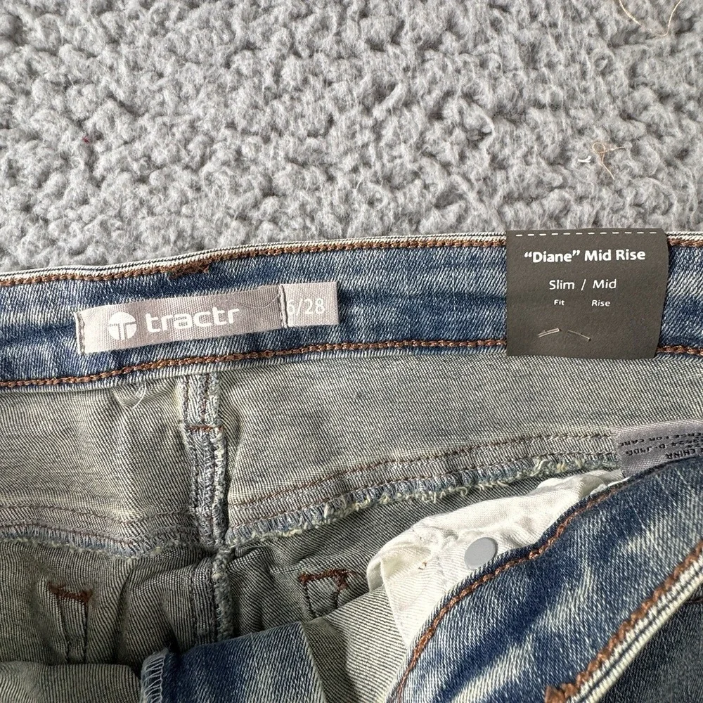 Tractr Diane Mid Rise Distressed Indigo Medium Blue Stretch Jean‎ Sz 6/28 NWT - Picture 8 of 10